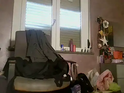 Snapshot of LadyVenere chatting on April 24, 5:21 am LadyVenere online show from April 24, 5:21 am