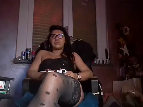 Snapshot of LadyVenere chatting on May 5, 9:34 pm LadyVenere online show from May 5, 9:34 pm