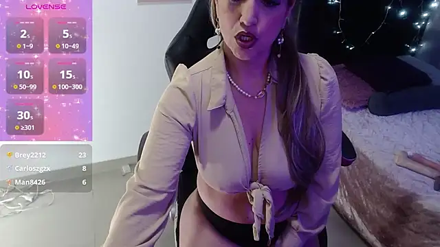 Snapshot of anyclark_ chatting on January 13, 6:49 am anyclark online show from January 13, 6:49 am