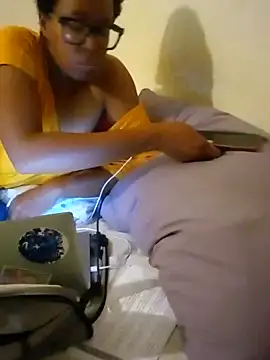 Snapshot of madamsensuale chatting on November 2, 1:19 am madamsensuale online show from November 2, 1:19 am