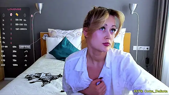 Snapshot of PannaDakota chatting on February 6, 1:10 pm PannaDakota online show from February 6, 1:10 pm