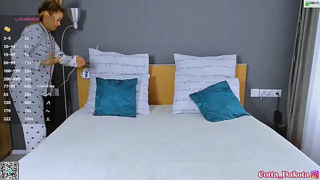 Snapshot of PannaDakota chatting on March 1, 5:52 am PannaDakota online show from March 1, 5:52 am