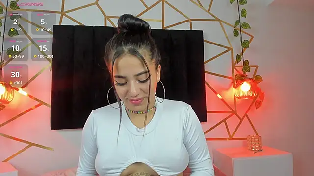 Megan Thompsonn online show from March 14, 3:47 pm