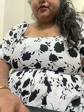 smile pretty online show from February 20, 6:46 pm