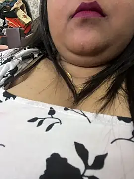 smile pretty online show from February 27, 8:50 am