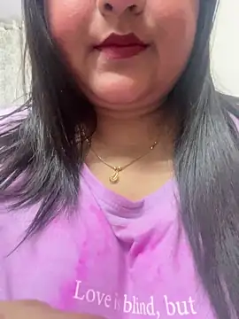 smile pretty online show from March 13, 6:23 pm