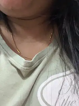 smile pretty online show from February 20, 4:29 pm