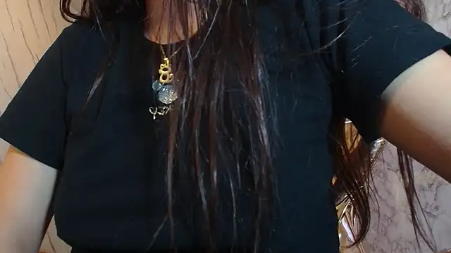 Snapshot of _Emily_v chatting on December 31, 1:41 pm Emily v online show from December 31, 1:41 pm