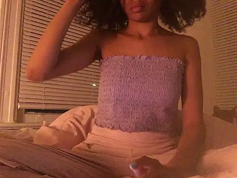 loveofbea online show from March 22, 8:51 am