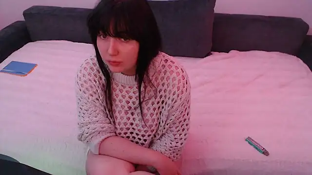 Lynylou online show from December 16, 12:37 am