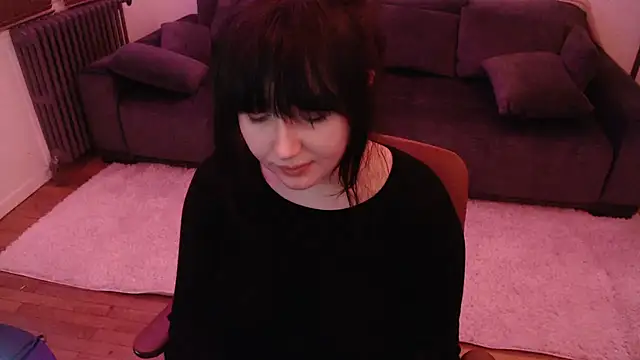 Lynylou online show from January 17, 10:01 pm