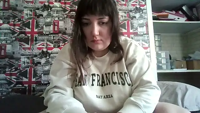 Lynylou online show from October 12, 1:54 pm