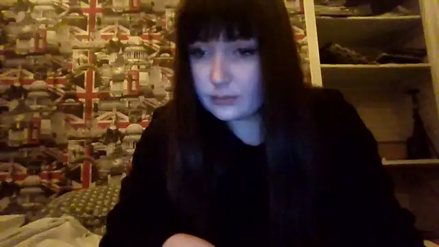 Lynylou online show from November 29, 8:12 pm