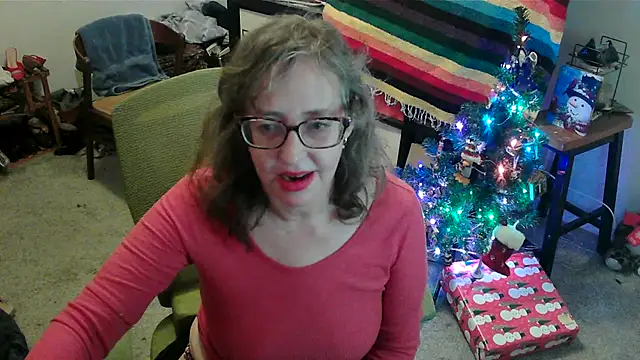 Snapshot of LilyLuscious chatting on December 19, 11:46 pm LilyLuscious online show from December 19, 11:46 pm