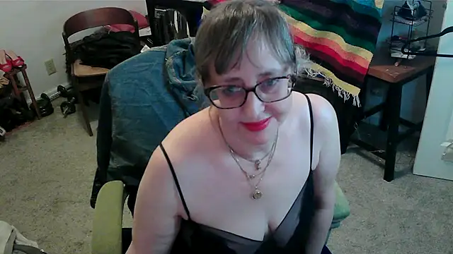 Snapshot of LilyLuscious chatting on January 26, 2:14 am LilyLuscious online show from January 26, 2:14 am