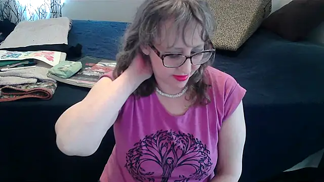 Snapshot of LilyLuscious chatting on March 12, 10:17 pm LilyLuscious online show from March 12, 10:17 pm