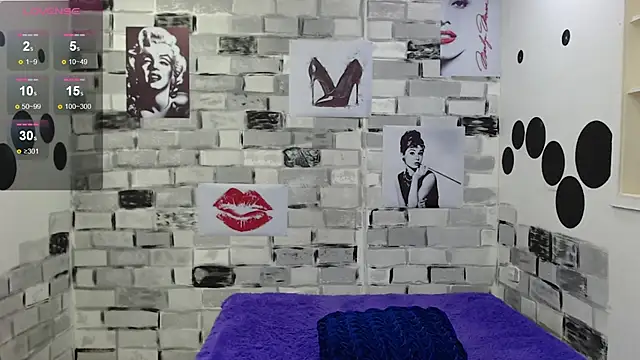 Snapshot of CasandraJones1 chatting on December 2, 8:22 pm CasandraJones1 online show from December 2, 8:22 pm