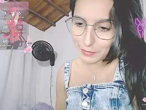 Snapshot of tifany19_ chatting on October 19, 1:39 am tifany19 online show from October 19, 1:39 am