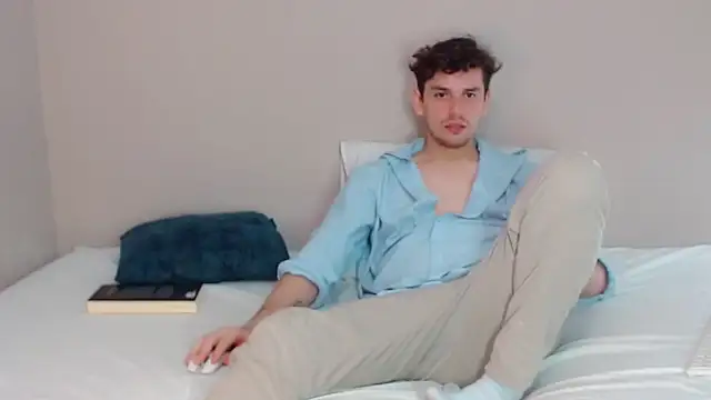 Snapshot of Elio555 chatting on December 24, 12:00 am Elio555 online show from December 24, 12:00 am