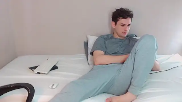 Snapshot of Elio555 chatting on January 2, 6:56 pm Elio555 online show from January 2, 6:56 pm