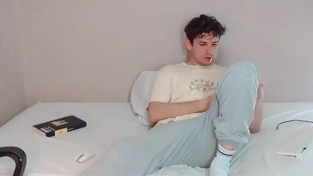 Snapshot of Elio555 chatting on January 11, 2:30 am Elio555 online show from January 11, 2:30 am