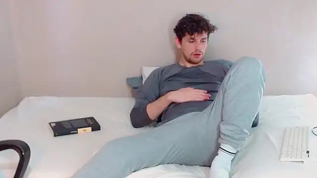 Snapshot of Elio555 chatting on January 26, 7:31 pm Elio555 online show from January 26, 7:31 pm