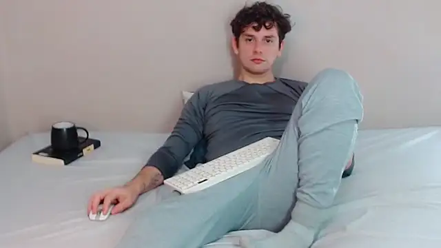 Snapshot of Elio555 chatting on January 31, 6:14 pm Elio555 online show from January 31, 6:14 pm