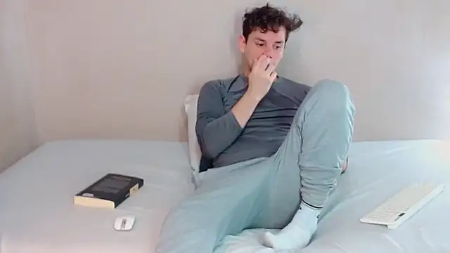 Snapshot of Elio555 chatting on March 1, 8:53 pm Elio555 online show from March 1, 8:53 pm