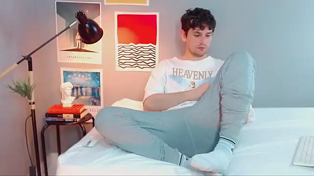 Snapshot of Elio555 chatting on September 16, 9:38 pm Elio555 online show from September 16, 9:38 pm