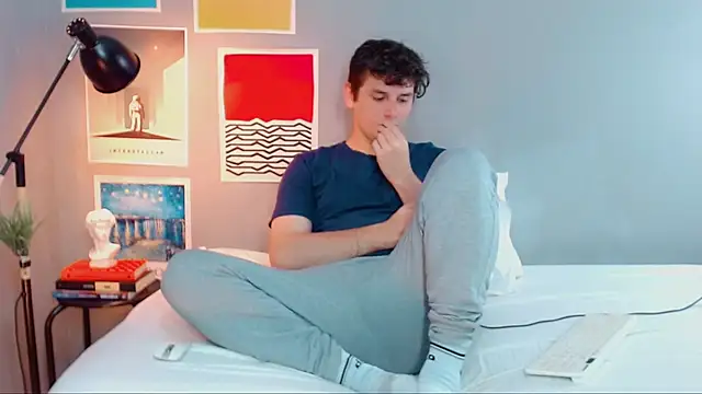 Snapshot of Elio555 chatting on September 30, 6:24 pm Elio555 online show from September 30, 6:24 pm