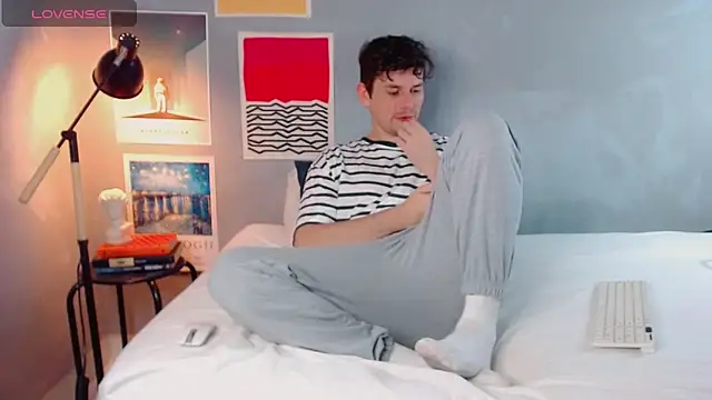 Snapshot of Elio555 chatting on November 3, 6:53 pm Elio555 online show from November 3, 6:53 pm