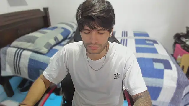 justin stark7 online show from February 4, 11:27 pm