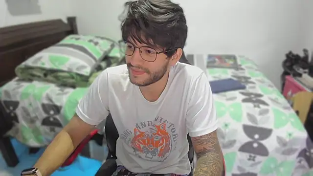 justin stark7 online show from February 26, 11:04 pm