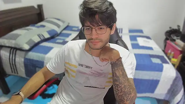 justin stark7 online show from March 7, 11:05 pm