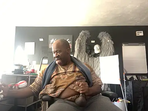 bigshh8 online show from February 6, 6:33 pm