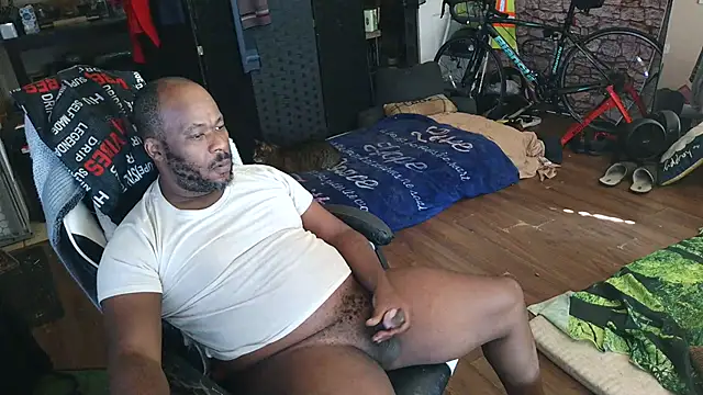 bigshh8 online show from April 3, 5:11 pm