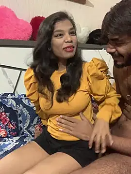 hottiess69 online show from February 14, 7:02 pm