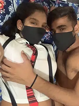 hottiess69 online show from September 19, 5:35 pm