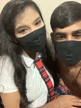 hottiess69 online show from November 3, 1:45 pm