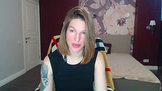 EmilyWalkeri online show from March 5, 8:10 am