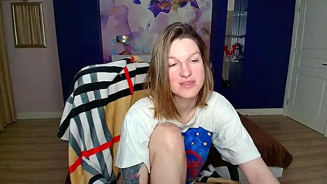 EmilyWalkeri online show from March 8, 1:06 am