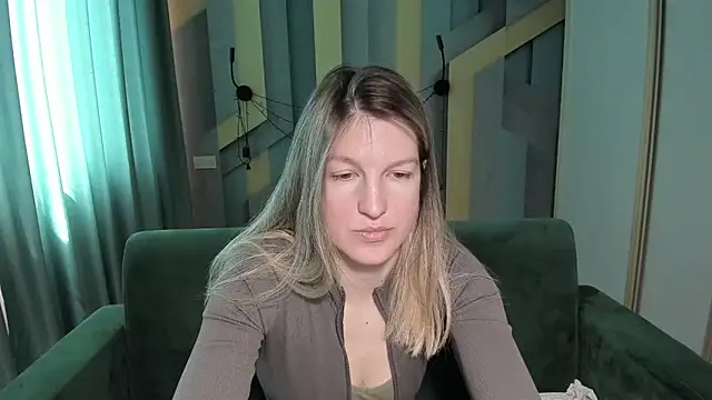 EmilyWalkeri online show from April 24, 7:11 am