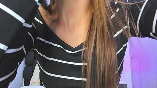 Snapshot of Cristel_Boom chatting on January 11, 12:55 am Cristel Boom online show from January 11, 12:55 am