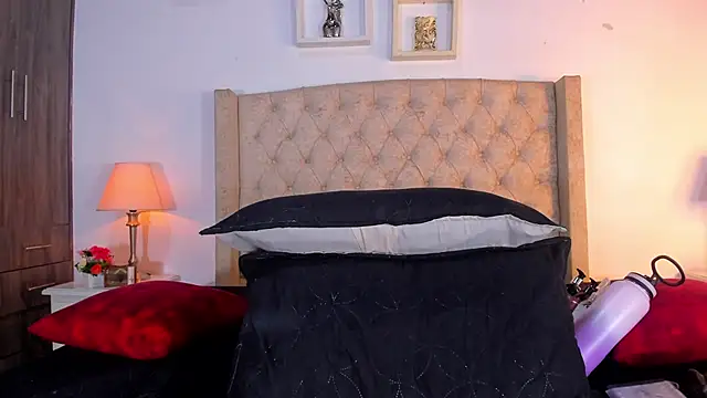 allisson m online show from January 8, 12:18 pm