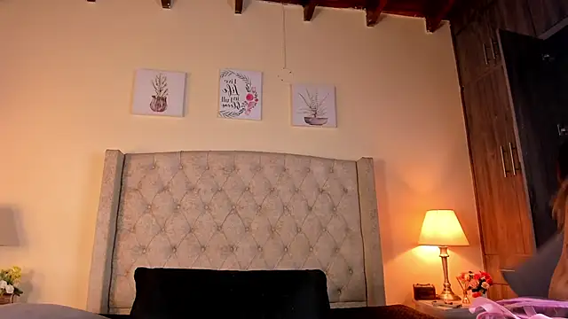 allisson m online show from April 19, 12:04 pm