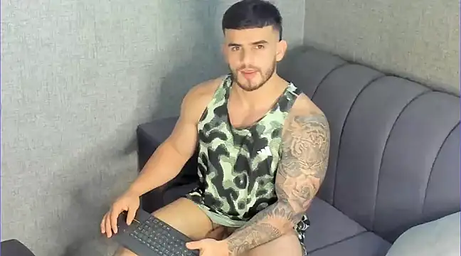 Snapshot of Ricardogo19 chatting on December 31, 4:49 am Ricardogo19 online show from December 31, 4:49 am