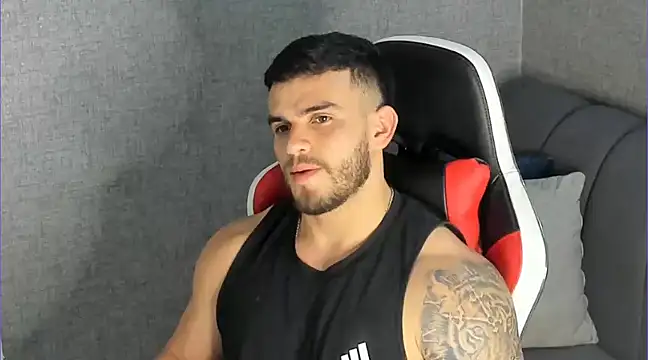 Snapshot of Ricardogo19 chatting on January 3, 11:33 pm Ricardogo19 online show from January 3, 11:33 pm