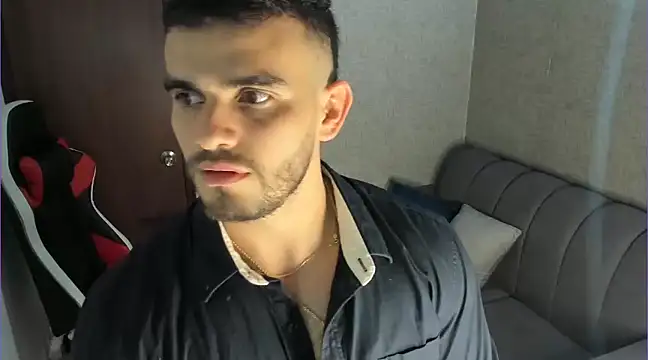 Snapshot of Ricardogo19 chatting on January 12, 3:39 am Ricardogo19 online show from January 12, 3:39 am