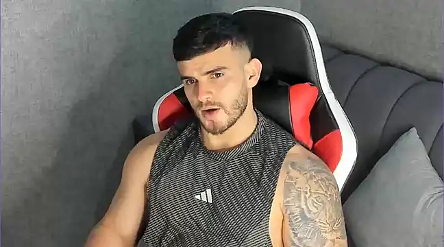 Snapshot of Ricardogo19 chatting on January 14, 2:40 am Ricardogo19 online show from January 14, 2:40 am