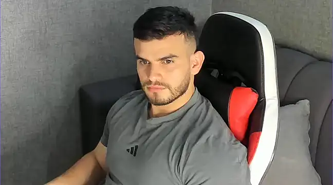 Snapshot of Ricardogo19 chatting on January 20, 11:43 pm Ricardogo19 online show from January 20, 11:43 pm